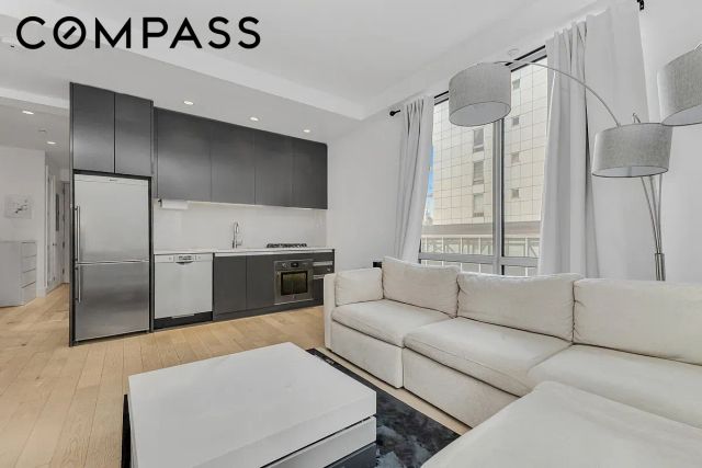 4415 Purves St Apt 6D, New York City, NY 11101