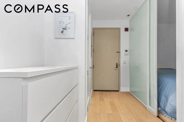 4415 Purves St Apt 6D, New York City, NY 11101