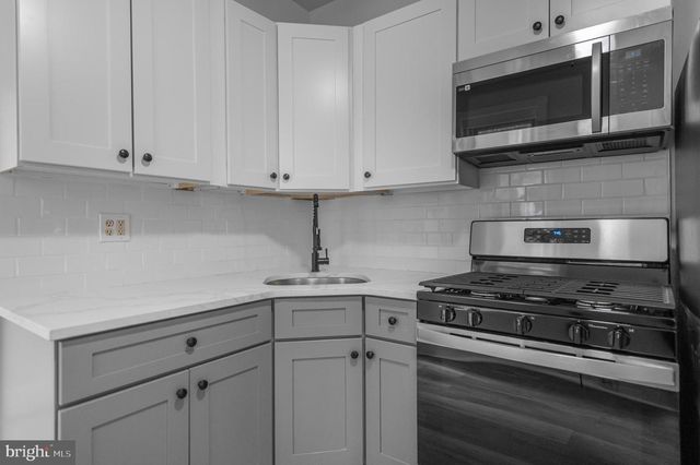 5328 HEDGE ST, Philadelphia, PA 19124