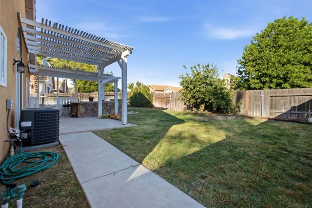 39766 Del Val Dr, Murrieta, CA 92562