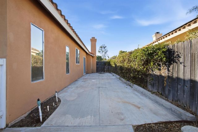 39766 Del Val Dr, Murrieta, CA 92562