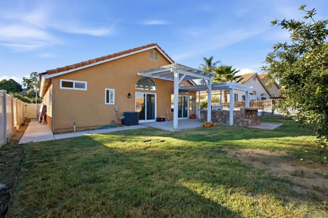 39766 Del Val Dr, Murrieta, CA 92562
