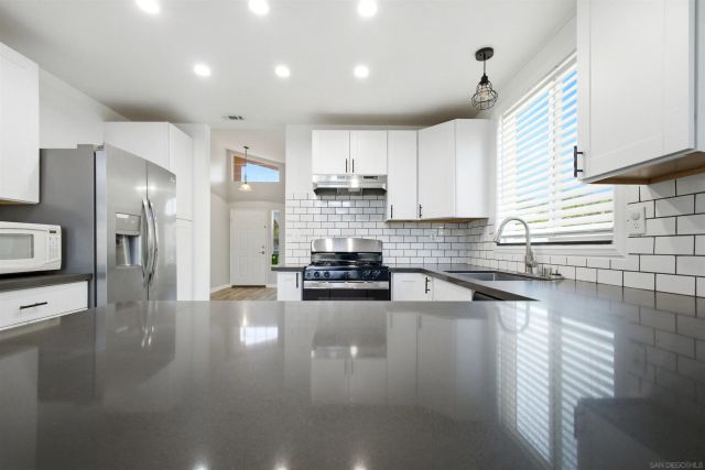 39766 Del Val Dr, Murrieta, CA 92562