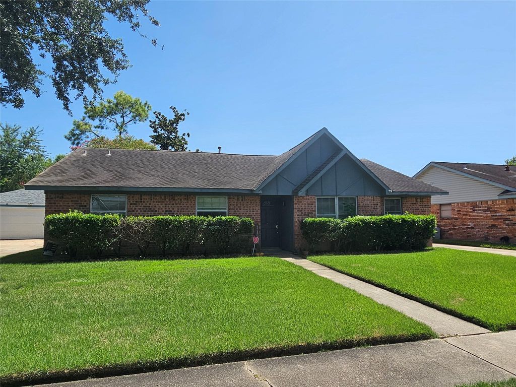 1113 E Amherst Lane, Deer Park, TX 77536