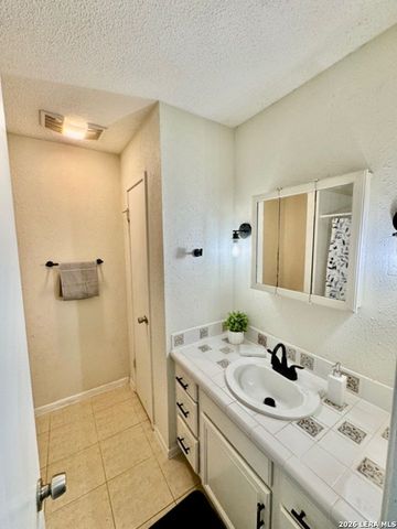 8006 Harper Valley, Live Oak, TX 78233