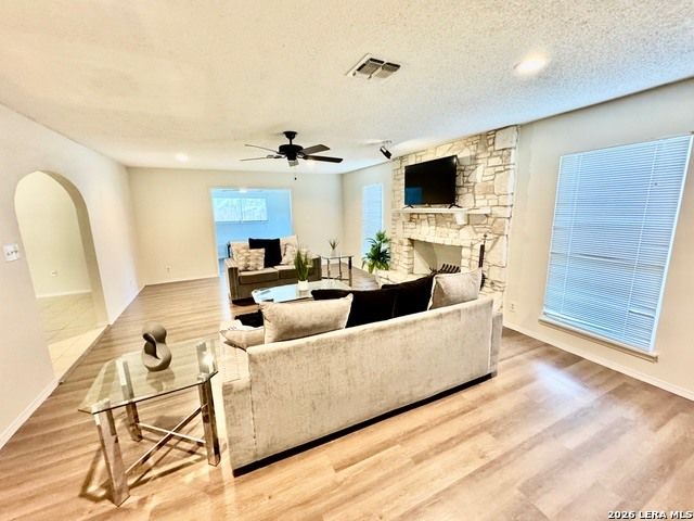 8006 Harper Valley, Live Oak, TX 78233