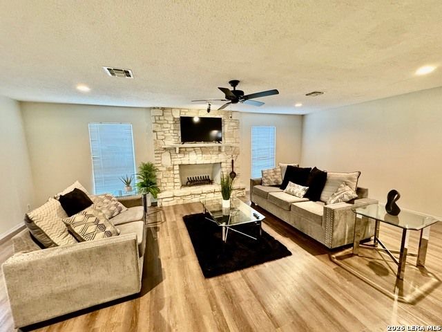 8006 Harper Valley, Live Oak, TX 78233