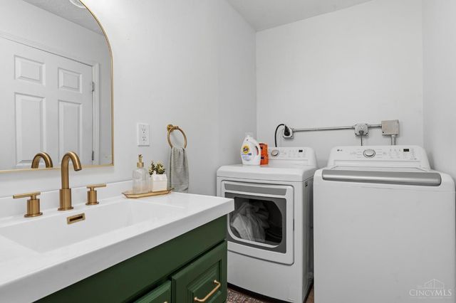 8205 Westlawn Drive, Franklin, OH 45005