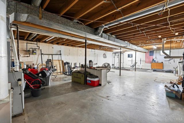 8205 Westlawn Drive, Franklin, OH 45005