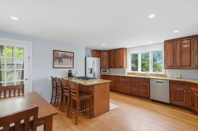 239 Fairmount Street, Lowell, MA 01852
