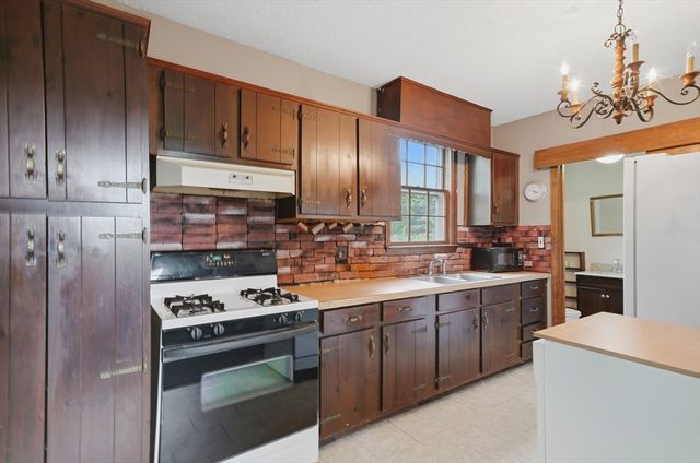 239 Fairmount Street, Lowell, MA 01852