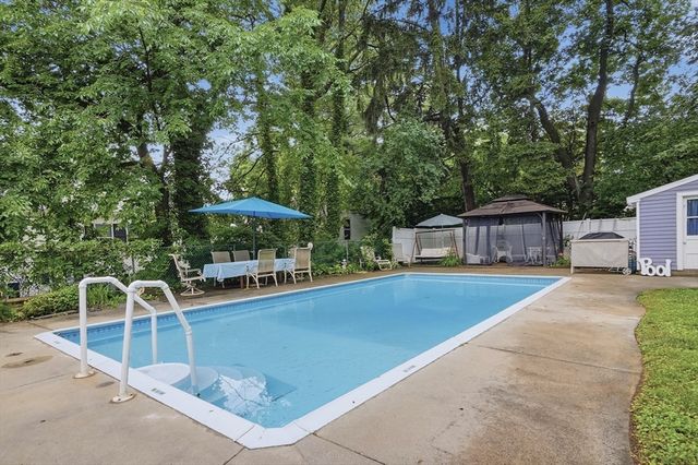 239 Fairmount Street, Lowell, MA 01852