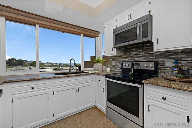 3197 Wayne Ln, San Diego, CA 92117