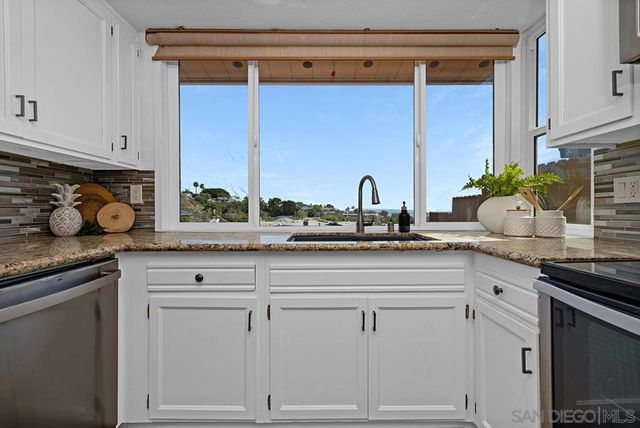 3197 Wayne Ln, San Diego, CA 92117