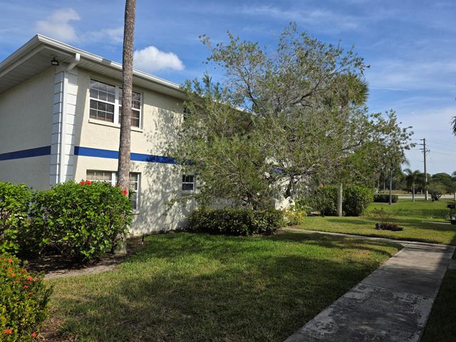 1503 SE Royal Green Circle 201, Port St Lucie, FL 34952