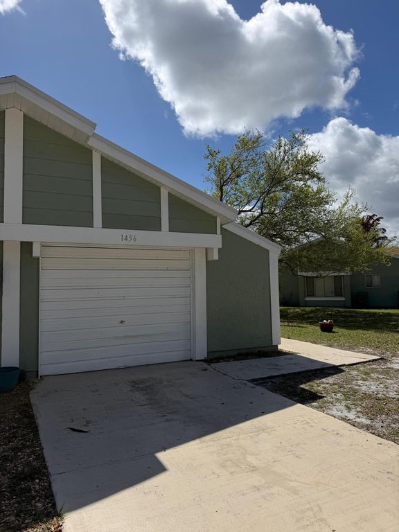 1456 SE Rivergreen Circle, Port St. Lucie, Port St Lucie, FL 34952