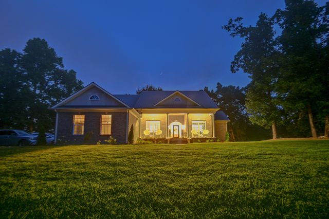 1425 Bartlett Hollow Rd, Petersburg, TN 37144