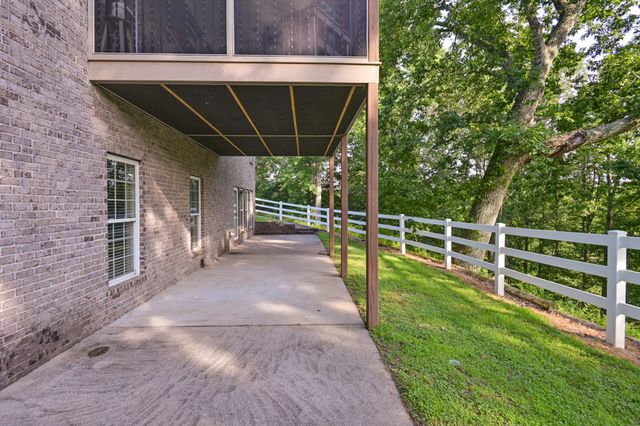 1425 Bartlett Hollow Rd, Petersburg, TN 37144