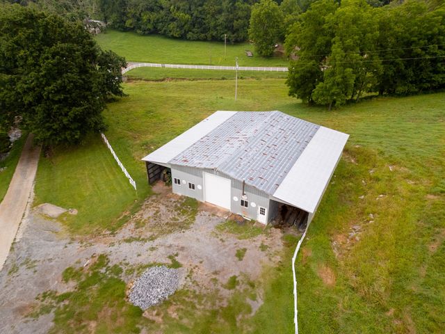 1425 Bartlett Hollow Rd, Petersburg, TN 37144