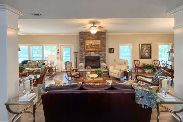 1425 Bartlett Hollow Rd, Petersburg, TN 37144