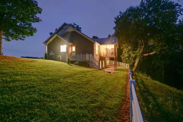 1425 Bartlett Hollow Rd, Petersburg, TN 37144
