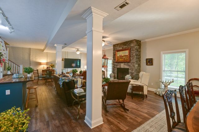 1425 Bartlett Hollow Rd, Petersburg, TN 37144