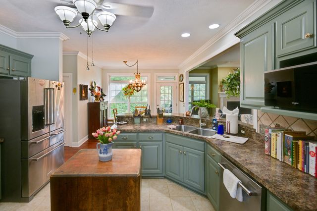 1425 Bartlett Hollow Rd, Petersburg, TN 37144