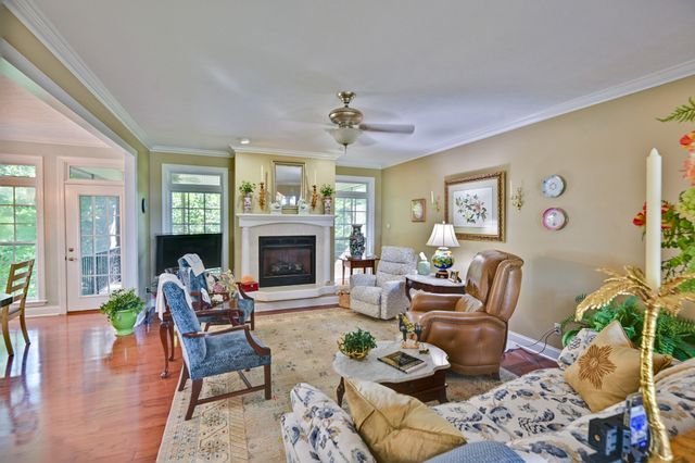 1425 Bartlett Hollow Rd, Petersburg, TN 37144