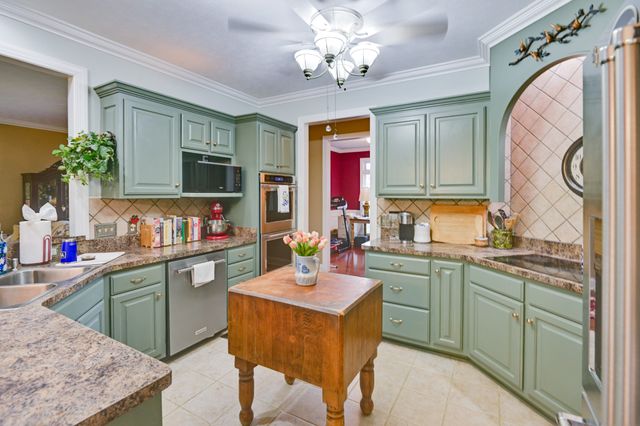 1425 Bartlett Hollow Rd, Petersburg, TN 37144