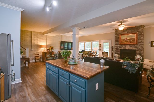 1425 Bartlett Hollow Rd, Petersburg, TN 37144