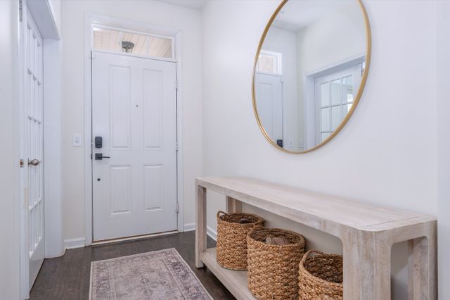 1941 Stonewater Dr, Hermitage, TN 37076