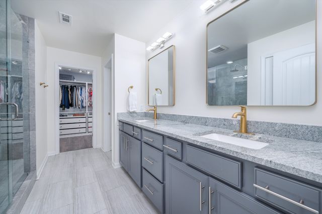 1941 Stonewater Dr, Hermitage, TN 37076