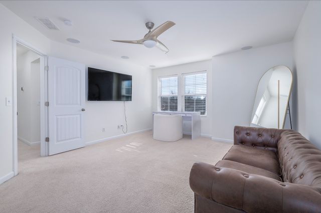 1941 Stonewater Dr, Hermitage, TN 37076