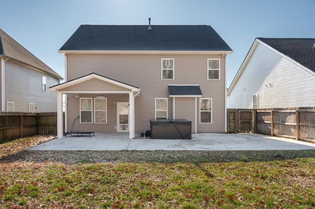 1941 Stonewater Dr, Hermitage, TN 37076