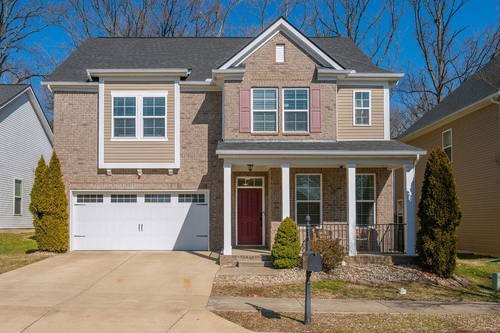 1941 Stonewater Dr, Hermitage, TN 37076