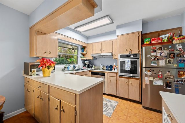 2238 NW 16TH AVENUE, Gainesville, FL 32605