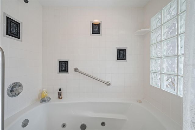 2238 NW 16TH AVENUE, Gainesville, FL 32605