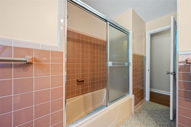 2238 NW 16TH AVENUE, Gainesville, FL 32605