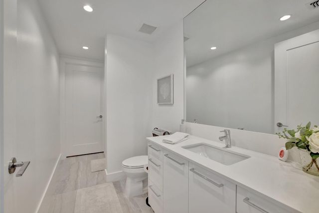 100 E Las Olas Blvd 4301, Fort Lauderdale, FL 33301