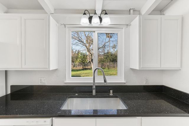 7563 Chula Vista Dr, Citrus Heights, CA 95610