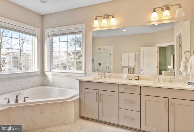 8028 WELLINGTON RD, Alexandria, VA 22308