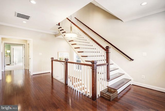 8028 WELLINGTON RD, Alexandria, VA 22308