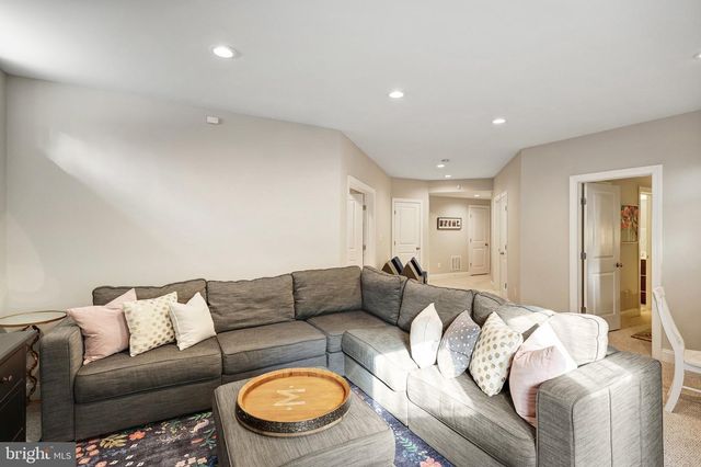 8028 WELLINGTON RD, Alexandria, VA 22308