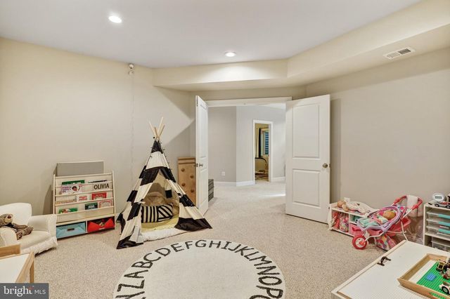 8028 WELLINGTON RD, Alexandria, VA 22308