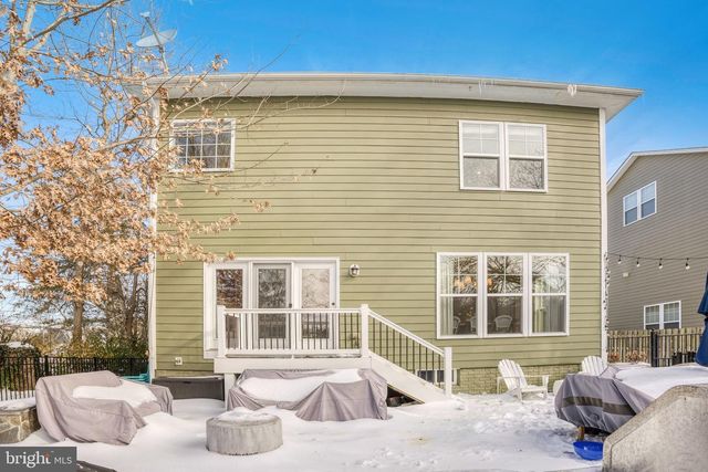 8028 WELLINGTON RD, Alexandria, VA 22308