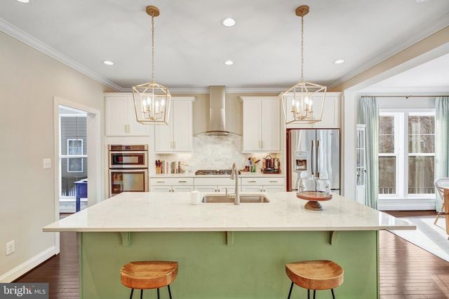 8028 WELLINGTON RD, Alexandria, VA 22308