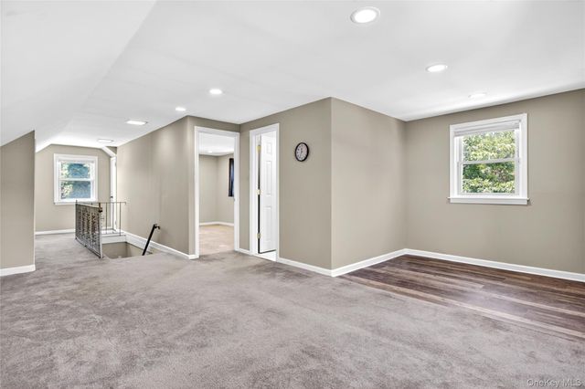 50 Albertson Place, Mineola, NY 11501