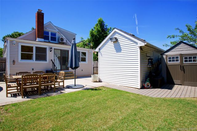 50 Albertson Place, Mineola, NY 11501
