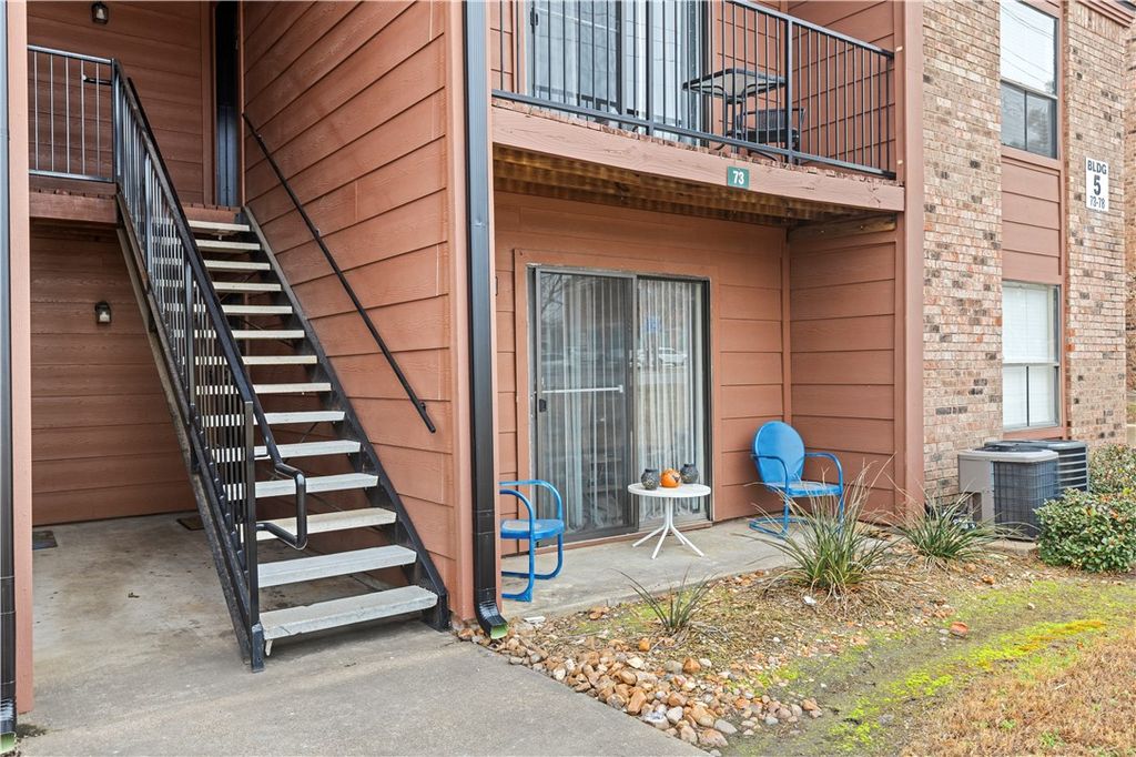 904 University Oaks Boulevard 73, College Station, TX 77840 — photo 3