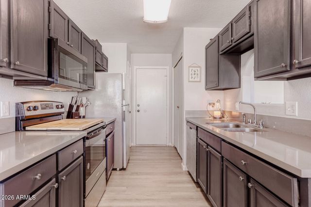 10202 N 87TH Avenue, Peoria, AZ 85345